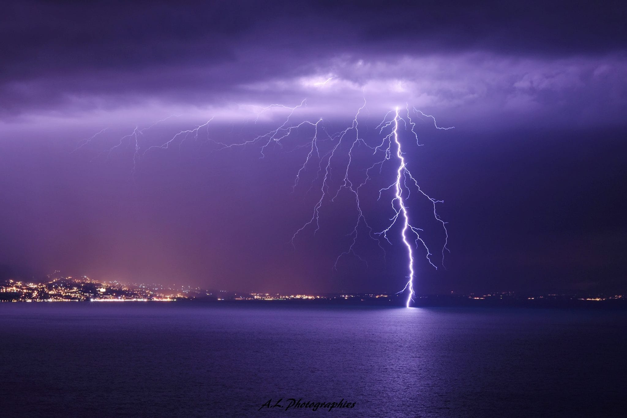 Orage sur le Léman dans la nuit. - 22/07/2017 00:50 - Antoine LAFAY