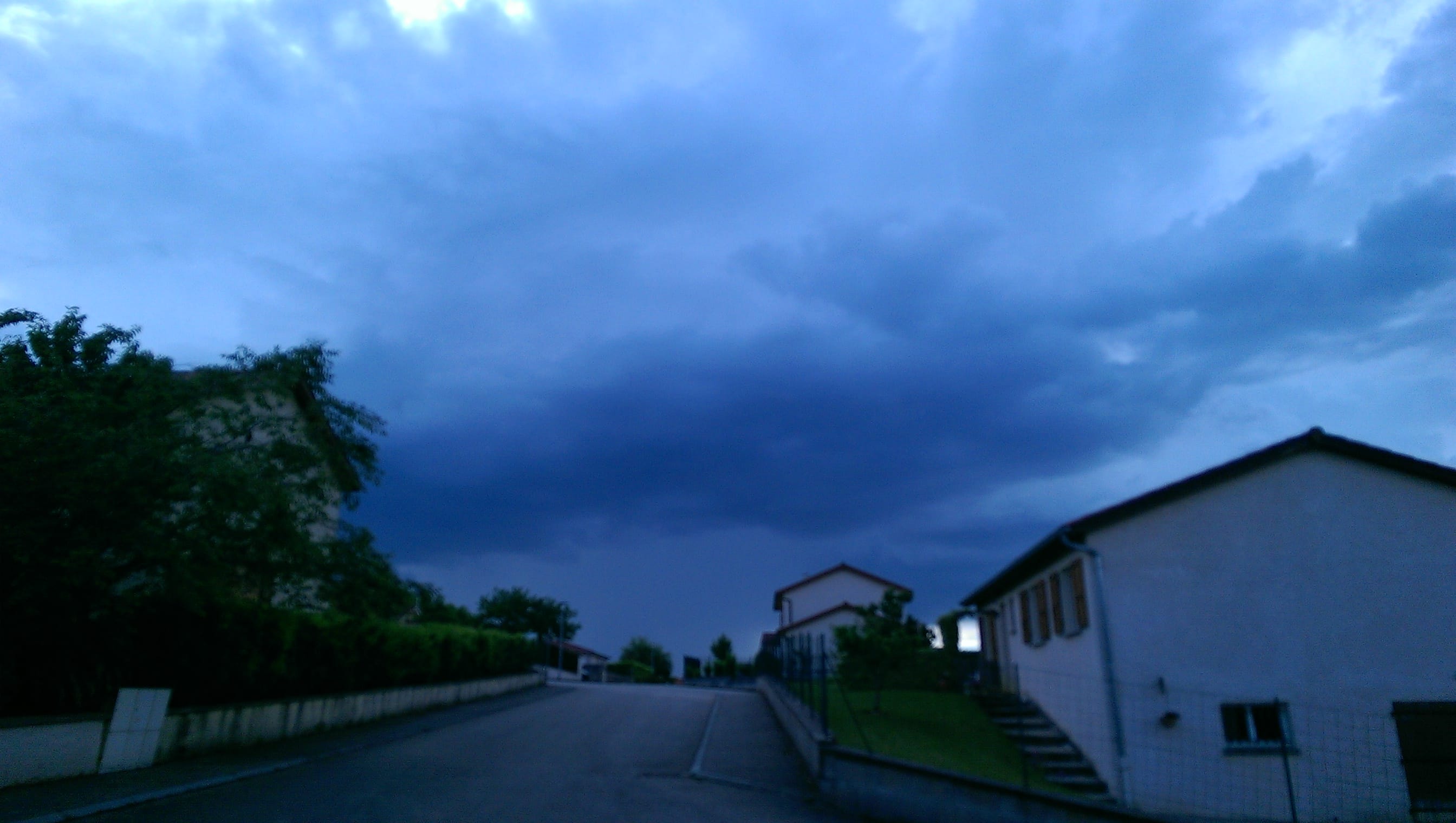 Orages avec du tonnerre dans l'Ain à Ceyzériat. - 22/05/2018 18:20 - David Drencourt