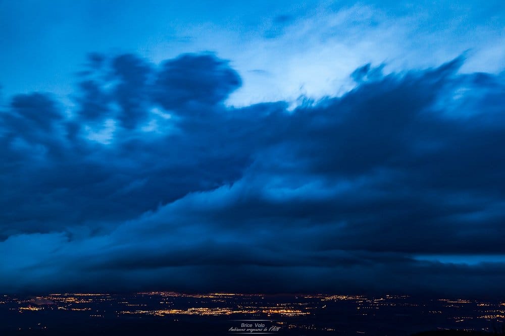 Orages passant au-dessus de Lyon. - 23/03/2017 18:00 - Brice VOLO