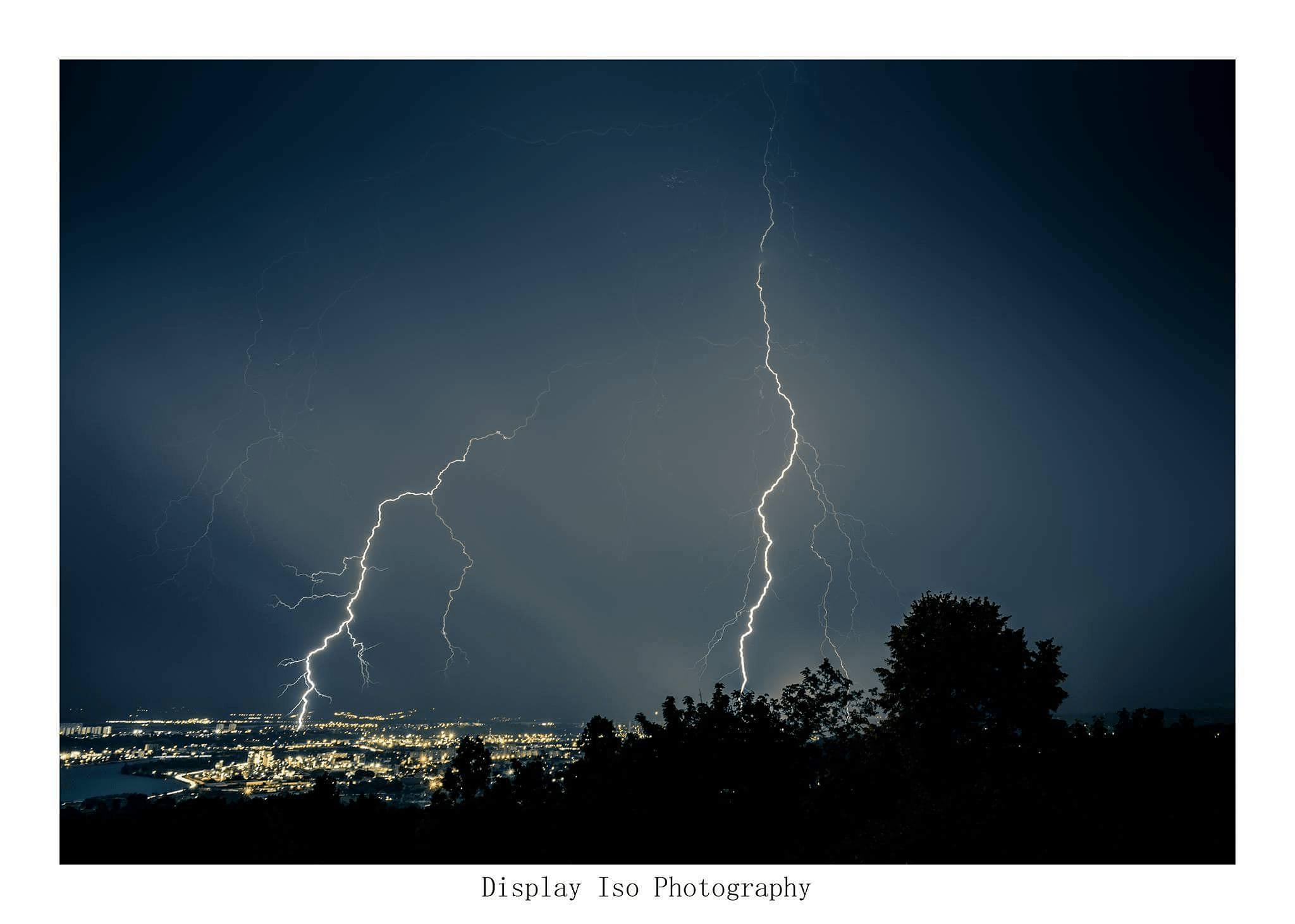 Orage sur Lyon en fin de soirée. - 24/06/2017 22:00 - Steeven LONJEAN