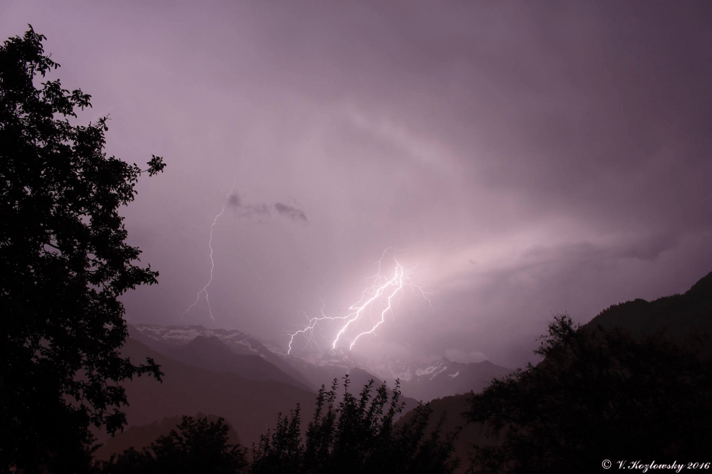 Triple impact de foudre sur la Lauzière en Savoie. - 30/06/2016 01:00 - Vincent KOZLOWSKY