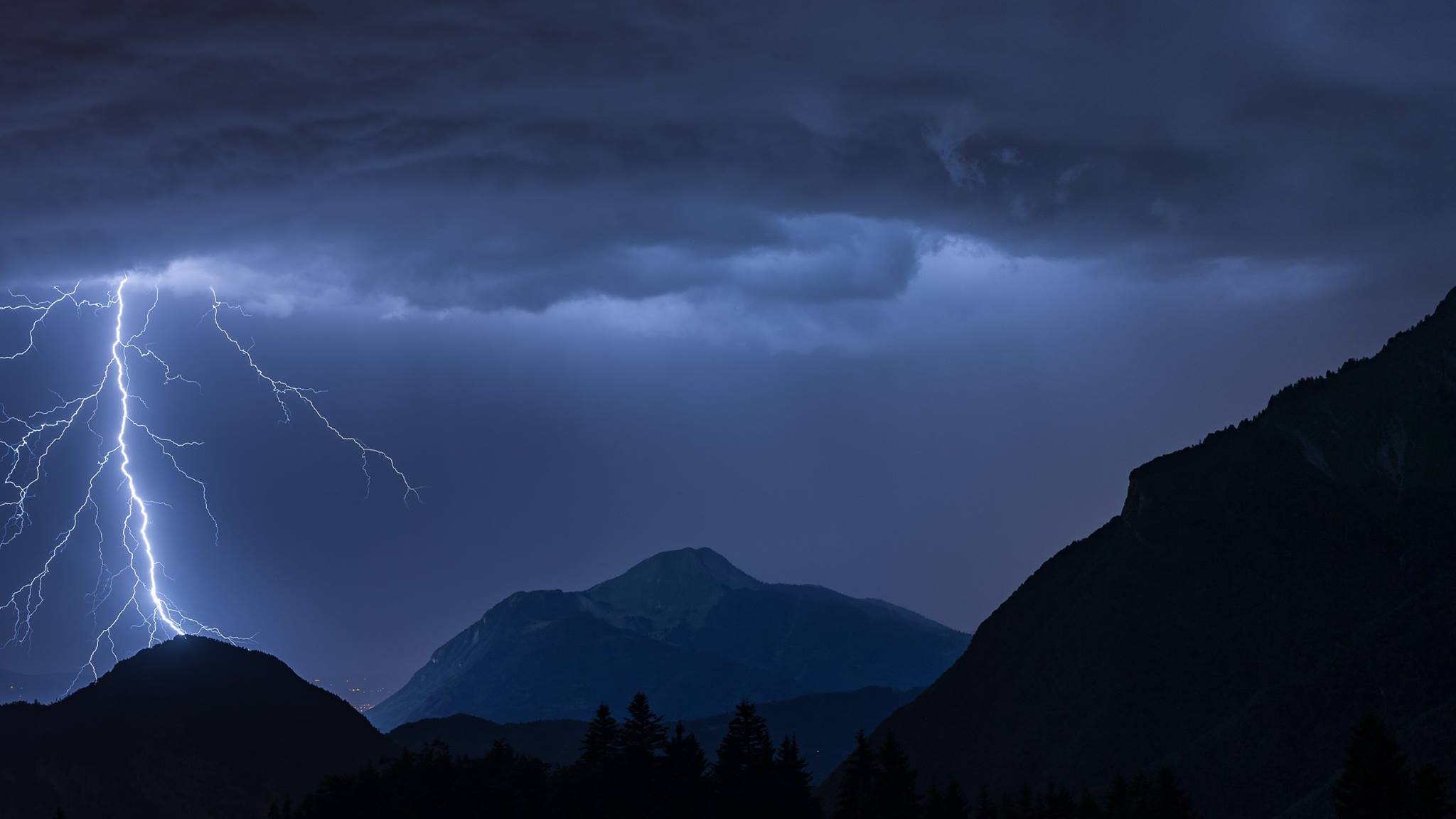 Beau ramifié sur la vallée de l'Arve. - 31/07/2016 01:00 - Jean-Michel Baud