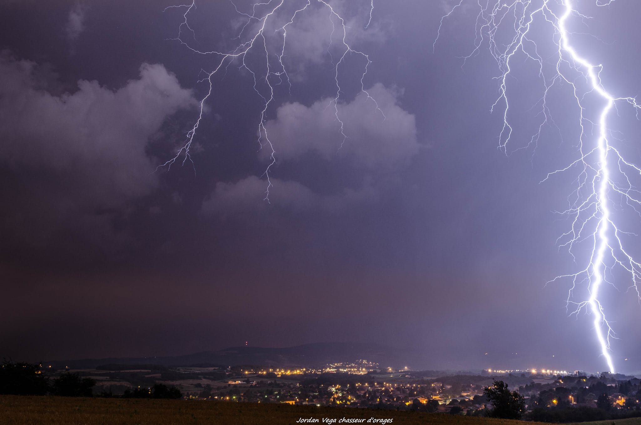 Orage sur le Lyonnais. - 31/07/2016 01:00 - Jordan VEGA