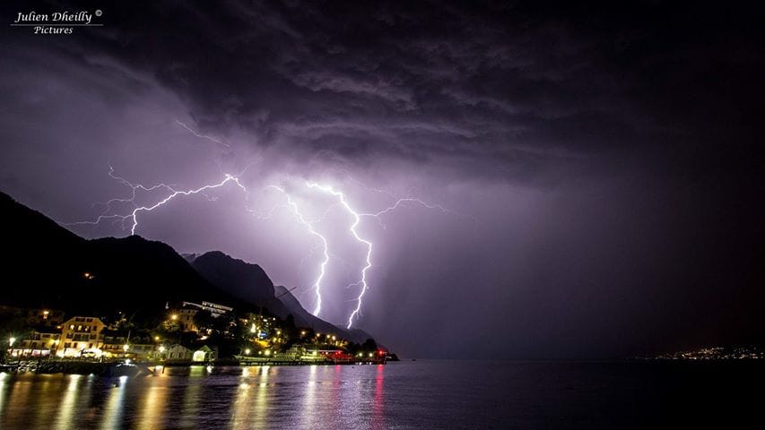 Cellule qui a traversé le Léman hier soir - Le Bouveret, Valais, Suisse. - 30/07/2017 22:45 - Julien Dhelly