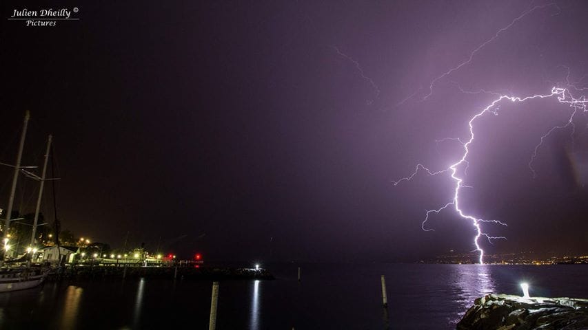 Cellule qui a traversé le Léman hier soir - Le Bouveret, Valais, Suisse. - 30/07/2017 22:45 - Julien Dhelly