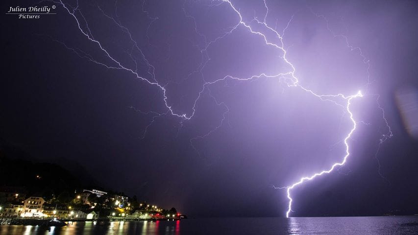 Cellule qui a traversé le Léman hier soir - Le Bouveret, Valais, Suisse. - 30/07/2017 22:45 - Julien Dhelly