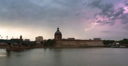 Des éclairs illuminent la Garonne à Toulouse (31) - 01/07/2014 19:00 - Florian Calas