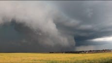 L’Amérique en France? incroyable arcus lors du fort orage du 6 juillet 2014 depuis villers-la-montagne(54) - 06/07/2014 00:00 - valentin severin