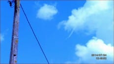Petit tuba en Lorraine à l’arrière d’un cumulus, d'une durée de vie de moins de 5 secondes - 24/07/2014 12:45 - Fabrice GILLANT