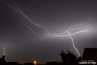 Cette nuit du 20/09/14 à Leforest à 4H00 du matin. Un orage est venu frapper à ma fenêtre. Je me suis régalé du spectacle à domicile sans en rater une miette.  - 20/09/2014 04:00 - jean-marc dhainaut
