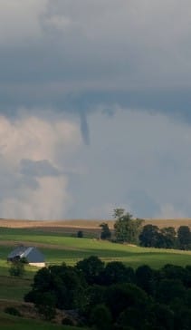 Un tuba a été observé le 7 août 2009 sur la commune de Marcenat, dans le Cantal, vers 18h locales. - 07/08/2009 18:00 - Olivier MOMON