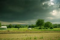Nuage d'orage au dessus du canton Suisse de Bâle Campagne, vu depuis les champs sud de Village-Neuf, Haut-Rhin, Alsace, France - 01/06/2015 18:02 - Philippe Meisburger