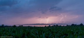 Éclair au couché du soleil vers Bergerac lors de la chasse du 11 juin en compagnie de Tim Earl. - 11/06/2015 23:00 - Vincent Cornu