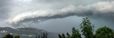 orage très pluvieux remontant le lac du Bourget vers le Nord - 22/07/2015 21:15 - Bastien Rouzier