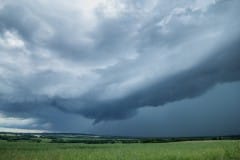 Excroissance au sain de l'orage,probable abaissement de condensation  ça aura duré bien 2 minutes.A vos avis d'expert... - 28/05/2016 19:00 - Anthony Besson