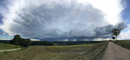 Cellule observée depuis les hauteurs de Hundsbach (68) à 17h15 en direction du Jura - 17/06/2016 19:15 - * ErWinOrDie