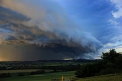 Très bel arcus sur le nord du Bas-Rhin. - 17/06/2016 23:30 - Simon KLEIN