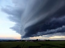 Arcus sur le nord du Bas-Rhin. - 17/06/2016 23:00 - Sébastien HIRSCHLER