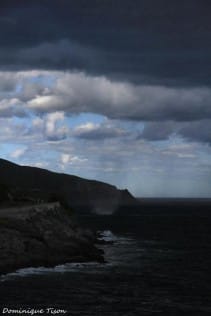 Une trombe marine a été observée dans la marine de Pietracorbara, en Haute-Corse, le 1er octobre 2012. Le phénomène, d'une durée estimée à 2 minutes, est survenu vers 11h locales et a longé la côte en présentant un buisson bien dessiné. La portion médiane du tube est en revanche demeurée très ténue. - 01/10/2012 11:00 - Dominique TISON