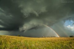 Supercellule moteur gauche avec rotation anticyclonique non loin de Nozeroy (Jura) en fin de journée du 24 juin.
Puissant inflow de Nord-Ouest alimentant pendant un long moment cet orage qui aura développé un tuba. - 24/06/2016 21:00 - Nicolas GASCARD