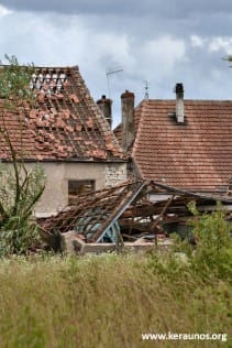 Tuiles arrachées et grange effondrée à Mailly-le-Château - 17/06/2011 20:45 - Observatoire KERAUNOS