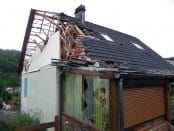 Dans les Ardennes, dommages sévères infligés par les macrorafales et microrafales en rotor (photographies issues du groupe Facebook 