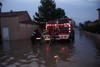 Un système orageux particulièrement violent a frappé ce dimanche 5 juin les environs de Carpentras, et particulièrement la petite commune de Loriol-du-Comtat. Le système a adopté un comportement temporairement rétrograde, et a donc stationné environ 1h sur un même point.  - 05/06/2011 19:30 - Christophe FERRE