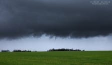 Un tuba a été observé le 18 mars 2012, vers 17h35 locales, dans les environs de la commune d'Arbonne-la-Forêt, en Seine-et-Marne. Il s'est formé sous un amas relativement anarchique de cellules convectives bien développées et peu mobiles, mais non orageuses. - 18/03/2012 17:35 - Nicolas GASCARD