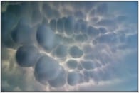 Mammatus pris au nord-est de la Saône-et-Loire en plaine de Bresse - 30/06/2012 19:25 - Will HIEN