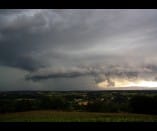 Arcus observé depuis Iguerande (71) en direction de la frontière Saône-et-Loire/Loire - 04/07/2012 16:25 - Observatoire KERAUNOS