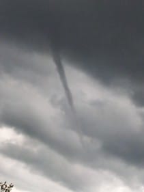 Début de tornade dans les Yvelines le 19 mai 2013 - 19/05/2013 14:55 - Michel PINTO