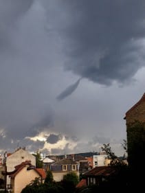 Un tuba a été observé le 21 juin 2012, vers 19h00 locales, dans les environs de la commune de Metz, en Moselle. - 21/06/2012 19:00 - D LANGENFELD