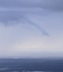 Un tuba a été observé le 21 juillet 2012, vers 18h10 locales, dans les environs de la commune de Seltz, dans le Bas-Rhin. Le phénomène, d'une durée d'environ 4 minutes, a pu être photographié par un témoin depuis la frontière allemande. - 21/07/2012 18:10 - Maximilian Conrad 