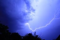 orage dans le nord Charente, suite.  - 26/07/2013 01:17 - galaad vallantin