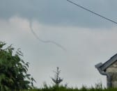 Un tuba bien développé a été observé le 24 avril 2011, vers 16h locales, dans les environs de Saint-Léonard-en-Beauce (Loir-et-Cher), et plus précisément à proximité du hameau de Sigogne. D'une durée estimée à environ 5 minutes, il n'est pas exclu que ce tuba ait atteint un stade de tornade compte tenu de ses dimensions et de sa structure ; mais aucun élément recueilli à ce jour ne permet toutefois de l'attester. - 24/04/2011 16:00 - Mme GODART