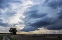 Mésocyclone low précipitation appartenant au moteur droit, d'un split (séparation d'un orage en deux cellules distinctes) qui s'est effectué peu de temps avant. Je me situe ici au SO d'Albert vers 19h45. Une bien belle surprise, surtout en situation de masse d'air froid ! 

Mésocyclone - 08 septembre 2013

Exifs : ISO 200, F/6, 1/25 sec, 18mm - 08/09/2013 19:48 - Nils Pigerre