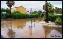 Suite aux fortes pluies de la matinée, on constate les inondations à La Garde. Ici au niveau du chemin de Rabasson. - 08/09/2013 09:52 - Hervé Dermoune
