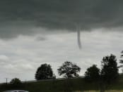 Un tuba a été observé le 14 juin 2011, vers 17h locales, dans les environs immédiats de la ville d'Evreux (Eure). Le phénomène, qui a duré près de 30 minutes, a pu être photographié par plusieurs témoins. - 14/06/2011 17:00 - A LEPREVOST