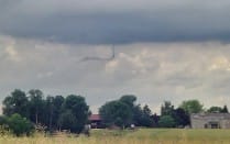 Un tuba a été observé le 14 juin 2011, vers 17h30 locales, dans les environs de Douains (Eure). Le phénomène, qui a duré quelques minutes, s'est formé sous un nuage convectif sans activité orageuse et a pu être photographié par deux témoins différents. - 14/06/2011 17:30 - M LEBORGNE