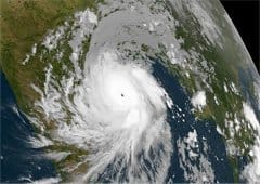 Le cyclone Fani, de catégorie 4, frappe le nord-est de l'Inde le 3 mai