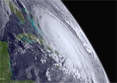 L'ouragan Joaquin stationne sur les Bahamas avec rafales à 240 km/h