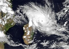 Le cyclone Enawo (catégorie 4) impacte Madagascar dans la région d'Antalaha le 7 mars