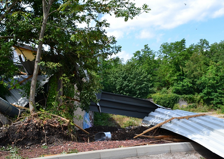 Macrorafale d'intensité modérée (D2) entre Haute-Loire et Loire le 18 juillet 2015