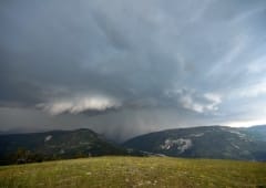 Forts orages du nord-est aux Alpes et au Massif-Central avec parfois plus de 100 mm le 6 juin