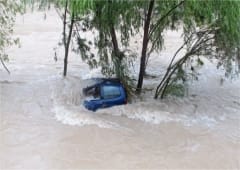 Orage en V et pluies diluviennes en Languedoc, forts cumuls jusqu'au Massif-Central le 12 septembre 2015