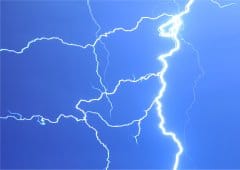 Orages localement forts sur le nord-est, à l'avant d'un front froid très actif le 12 mai