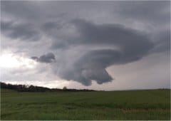 Orages très pluvieux sur le nord-ouest, tornade en Morbihan et supercellules dans le sud-ouest le 9 mai
