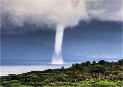 Trombe marine au large du Var le 8 novembre et possible tornade dans l'Hérault le 9 novembre