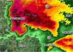 Discussions autour d'une possible tornade anticyclonique dans le courant descendant avant d'une supercellule le 9 mai
