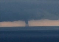 Trombes marines entre Six-Fours-les-Plages et Toulon (Var) le 11 octobre